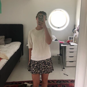 Kjol - Fin kjol i leopardmönster