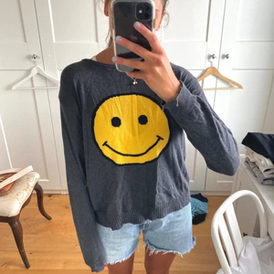 Stickad, Brandh Melville  - Stickad långärmad i bomull köpt på Brandy Melville. Jätteskön och luftig!!🥰 köpt direkt för 220