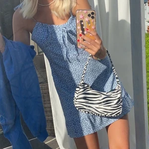 Klänning - Jätte fin sommarklänning från akstudios, säljer för att den inte kommer till användning så mycket💙