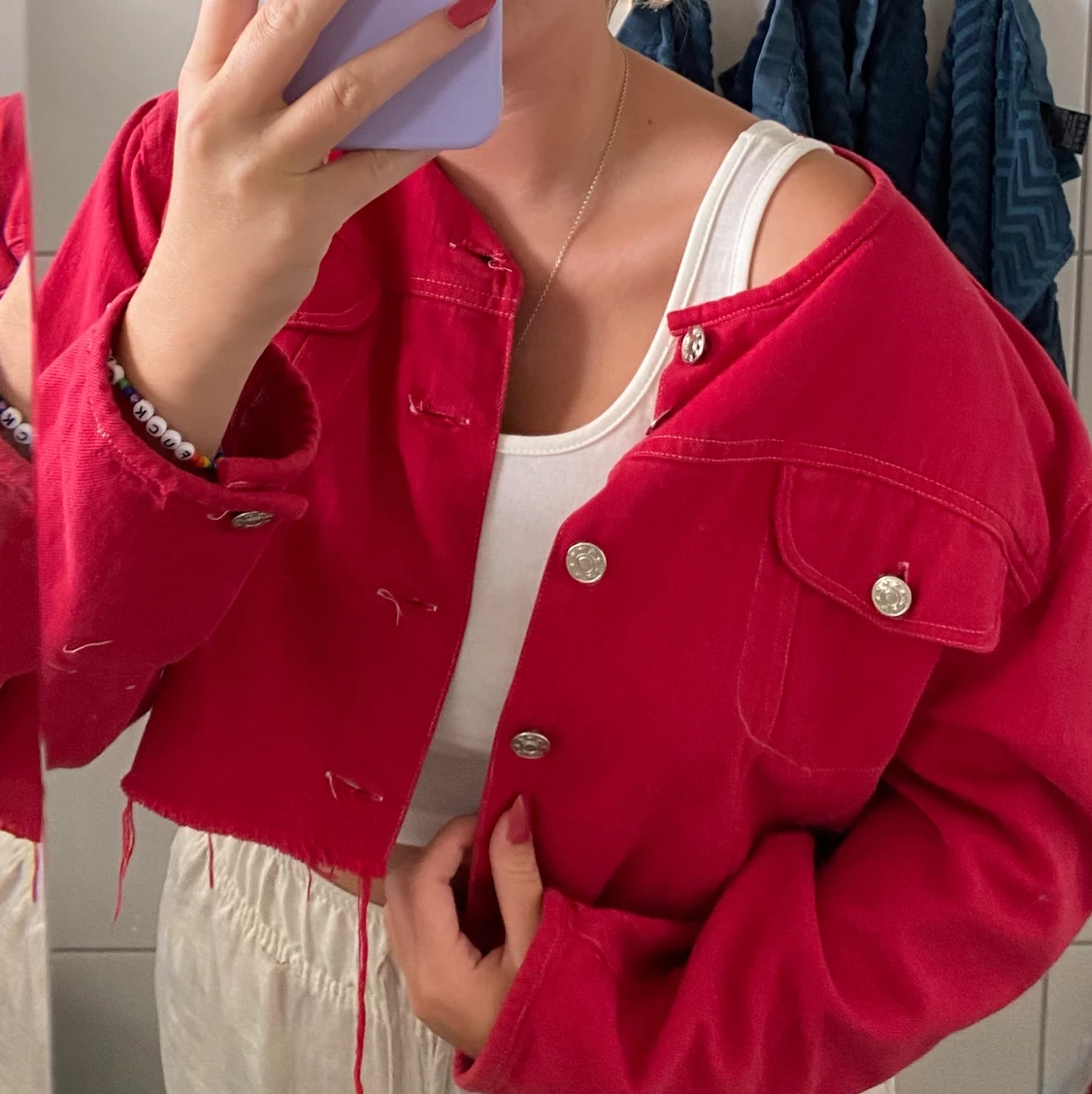  Röd jeansjacka 