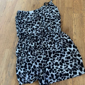 Jumpsuit - En kort jumpsuit i S 