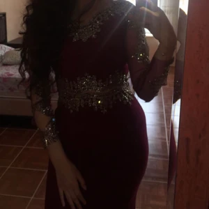 Balklänning  - Använd bara en gång på att bröllop, jättefin så kan inte heller slänga🥰 Pris kan diskuteras! 