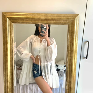 Two way dress - Klänning som man kan ha både fram och bak som på bilderna. Står att den är storlek XS men skulle säga att den passa upp till L beroende på hur man vill ha den. Endast testad 