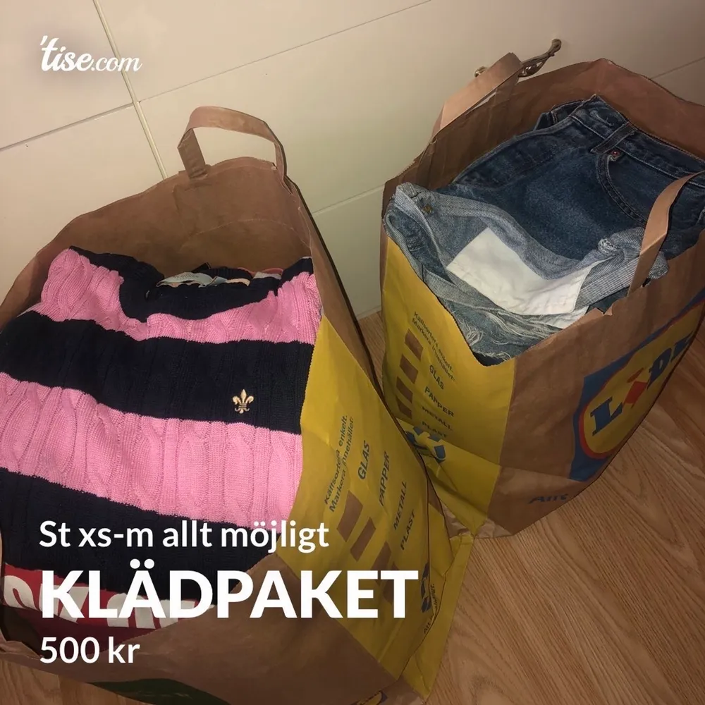 Klädpaket st xs-m, allt från jeans, Levis shorts, tröjor och toppar m.m finns att hämta i Göteborg 250kr per kasse 400kr för båda . Övrigt.