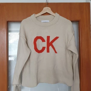 Calvin Klein Jeans tröja - Buda INTE om du inte tänker köpa! Köpt på plick men för liten för mig. Fint skick! Postas för 79kr.