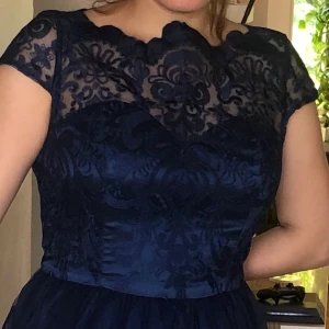 Nelly mörkblå klänning  - Oanvänd klänning från Nelly 