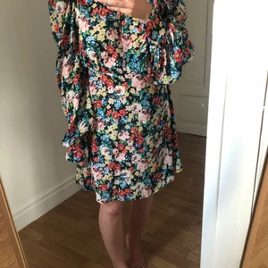 Gina tricot klänning  - Bra skick. 