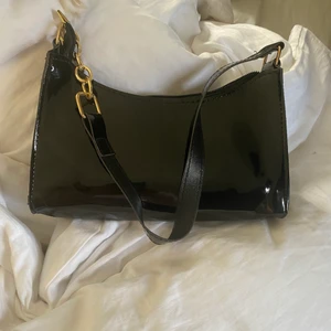 Väska med mycket utrymme - Använd endast 1 gång! Buda privat till mig💗💗