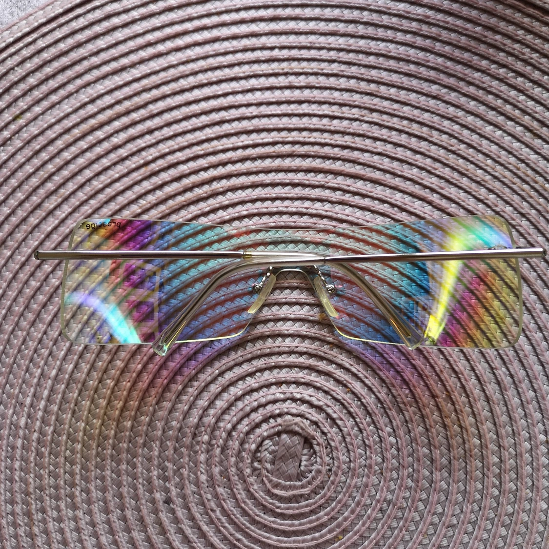 Helt nya solglasögon  - 90