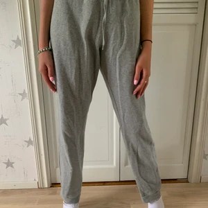  Storlek L Märke  kolla på sista bilden - Inte använda så mycket typ 5 gånger 