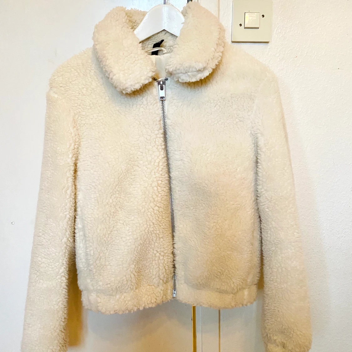 Kort ”teddy jacka”