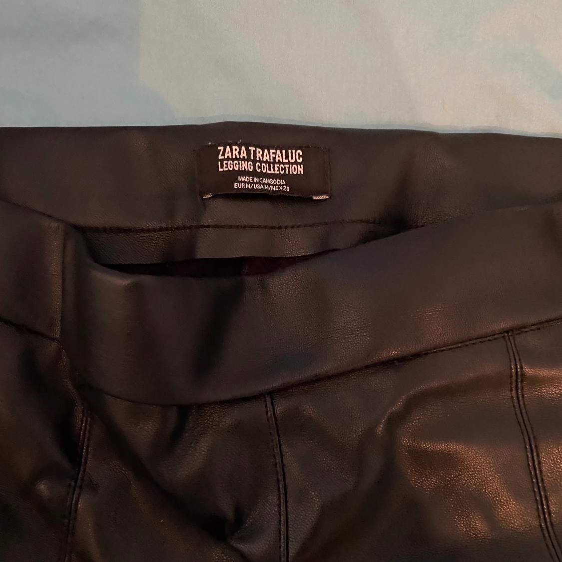 Faux-leather byxor  - 90