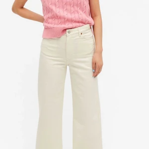  Beiga jeans - Ett par beiga jeans i storlek 25, nästan aldrig använda, 250 inklusive frakt