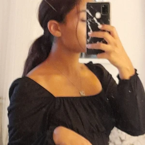 Topp - Säljer min topp som jag har köpt från shein men använder den inte så ofta längre pris kan diskuteras💕