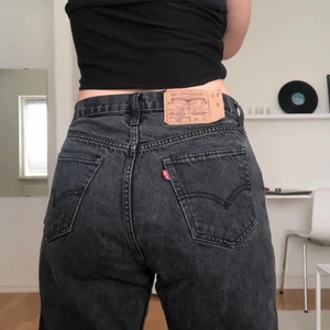 Levi’s 501 - Svarta vintage levi’s 501 i W34 L34💕