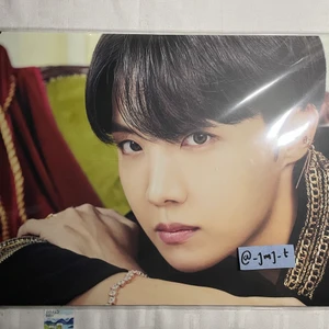 Premium photo  - Jag sälja min SYS the final J-hope är i mint skick ☺️