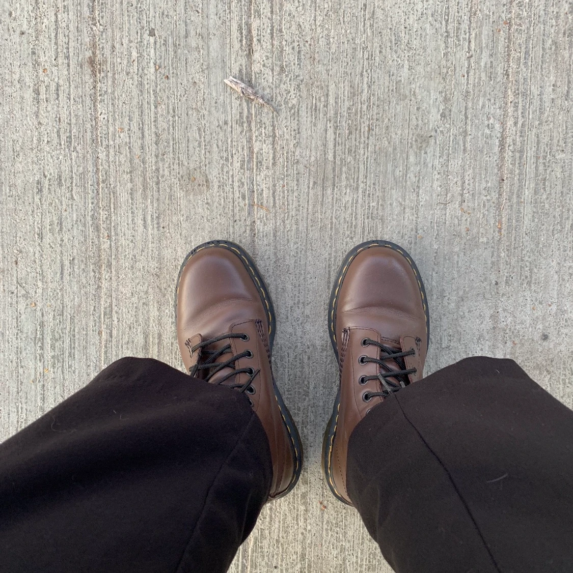 Bruna dr martens storlek 38 