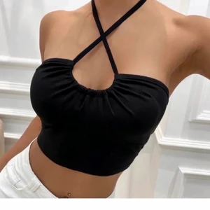 Topp - En jätte söt topp från shein som inte kommer till användning, aldrig använt. Säljer för jag tycker inte det passa mig!