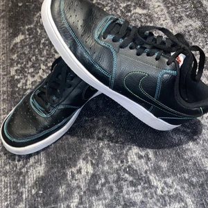 Nike air force  - Unik modell herr storlek 43 knappt använda (ingen kartong ingår)