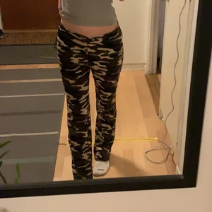 Mjukisbyxor - Mjukisbyxor från Ginatricot, passar jättebra i längden och är själv 170. Kan mötas upp i Stockholm 