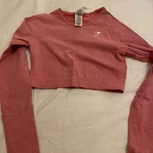 Gymshark topp  - Gymshark rosa topp i mycket bra skick✨🦋💓
