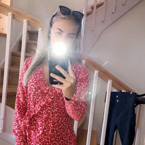 Klänning - Superfin klänning i storlek s, säljes för 200kr inklusive frakt💗