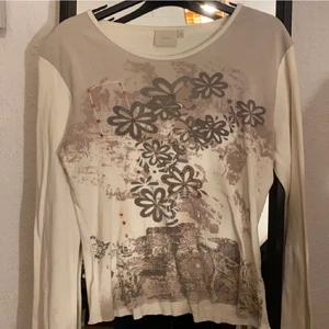 Tröja - Vit tröja med tryck