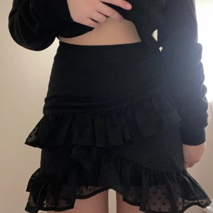 Kjol - Kjol från bikbok, stolek M men lite i storleken. Fint skick