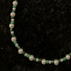 Pärlhalsband 💚 - Egengjort pärlhalsband 💚 24kr för frakten 🤍