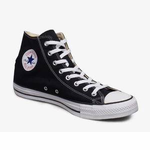 Svarta höga converse  - Fint skick!!