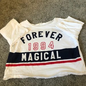 T-shirt - Super fin t-shirt från h&m! Använd några gånger. 