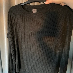 svart skön tröja - från zara❤️‍🔥 strl s