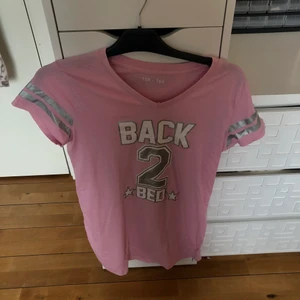 Pyjamas  - Pyjamas! Köpte 2019, och har använt den ganska sparsamt!! Fint skick💗strl 158-164 men passar en som är xs-m 💗