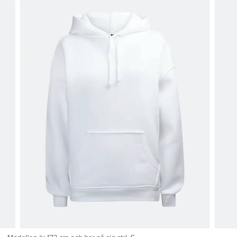 Säljer min vita hoodie från Bikbok i stl S. Anledningen till att jag säljer är pga jag köpte fel storlek. Mycket fint skick, använd ca 3 gånger. Nypris 300kr, mitt pris 150kr. Hoodies.