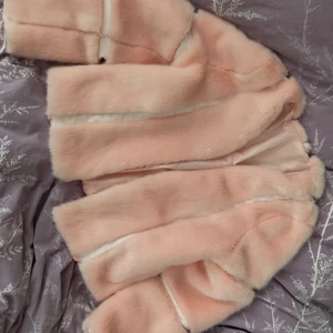 Pink faux fur jacket - Bought it second hand but it’s too big, no size, tag in picture is the only tag. Might be a large