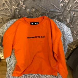 Orange tröja - Tröja från stay strl xs