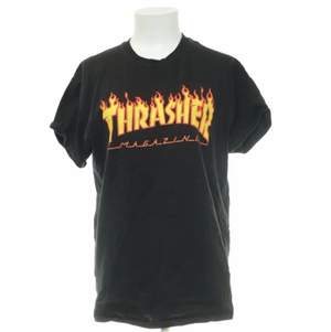 Säljer min Thrasher T-shirt nu då den inte kommer till användning och inte är min stil längre. Bra skick!