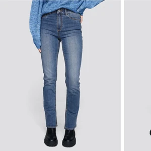 Jane slit jeans - Fina jeans med slits längst ner! Använda några gånger då de inte passar mig (för små för mig som brukar ha xs/s)