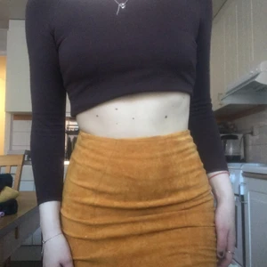 Orange Mockakjol   - Orange mockakjol från Vila, storlek 34 (känns lite större), använd ca 4-5 gånger, inköpt 2019, pris kan självfallet diskuteras :)