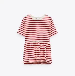 Randiga tröjor - Säljer mina två randiga tröjor! Man kan såklart köpa den varförsig om man inte vill ha båda. Båda är i storlek s och använt några gånger. Kontakta vid fler bilder eller intresse💗