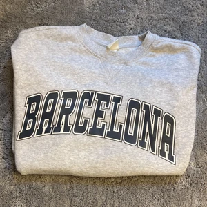 Tjock tröja  - En tjock tröja från hm storlek xs men passar s pris 80kr