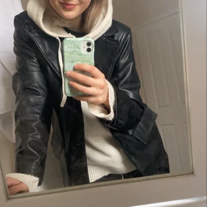 Gina Tricot Oversized Blazer - Strl M-L, aldrig använd. Slutsålt på hemsidan. 