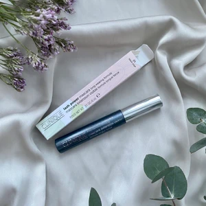Mascara - Helt ny och självklart oöppnad mascara från Clinique. Deras populära Lash power mascara i färgen black onyx (alltså en svart mascara). På bild två ser ni några recensioner från Åhléns hemsida. Säljer pga fick två likadana. Nypris är 245kr. Frakten kostar 12kr🥰💕