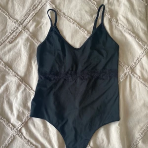 Body - Har spetts i mitten.