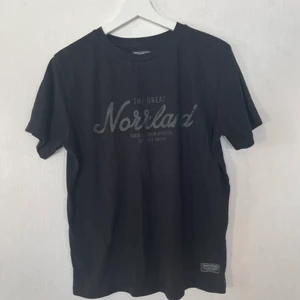 Norrland t-shirt - The great norrland t-shirt i fint skick! Storlek S