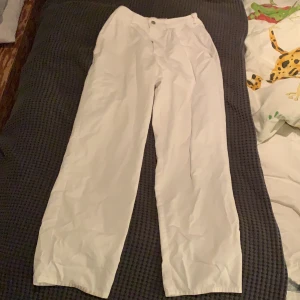 Vita tygbyxor - Vita tygbyxor, perfekt för sommar! 💝