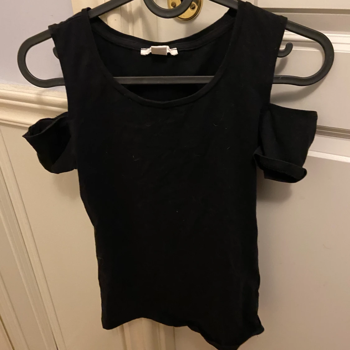 Svart ofshoulder tröjan - 90