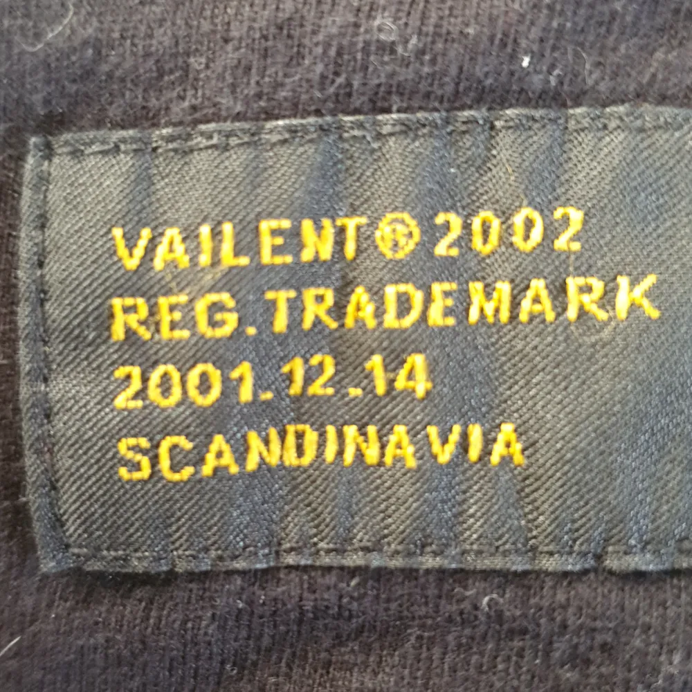 Svart tshirt med kill bill tryck fram. Använt några få gånger men säljs nu pga jag använder den inte . T-paidat.