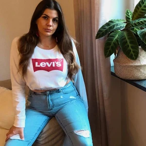 Croppad leviströja - En unik croppad LEVI’s tröja! Strl S/M