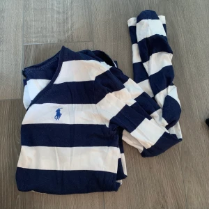 Ralph lauren - En sjukt fin långärmad, ifrån Ralph lauren. Bekväm och simpel. Jag bjuder på frakten.